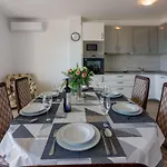 Homes In 41677