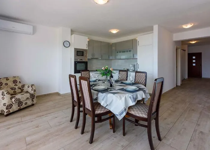 Homes In 41677 Crikvenica